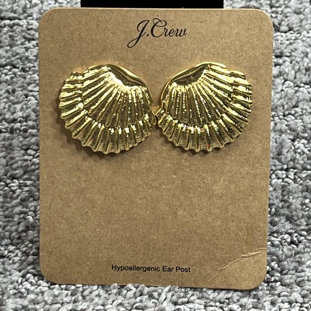 J Crew Earrings Gold Tone Shell Stud Signed Womens Coastal Beach Jewelry